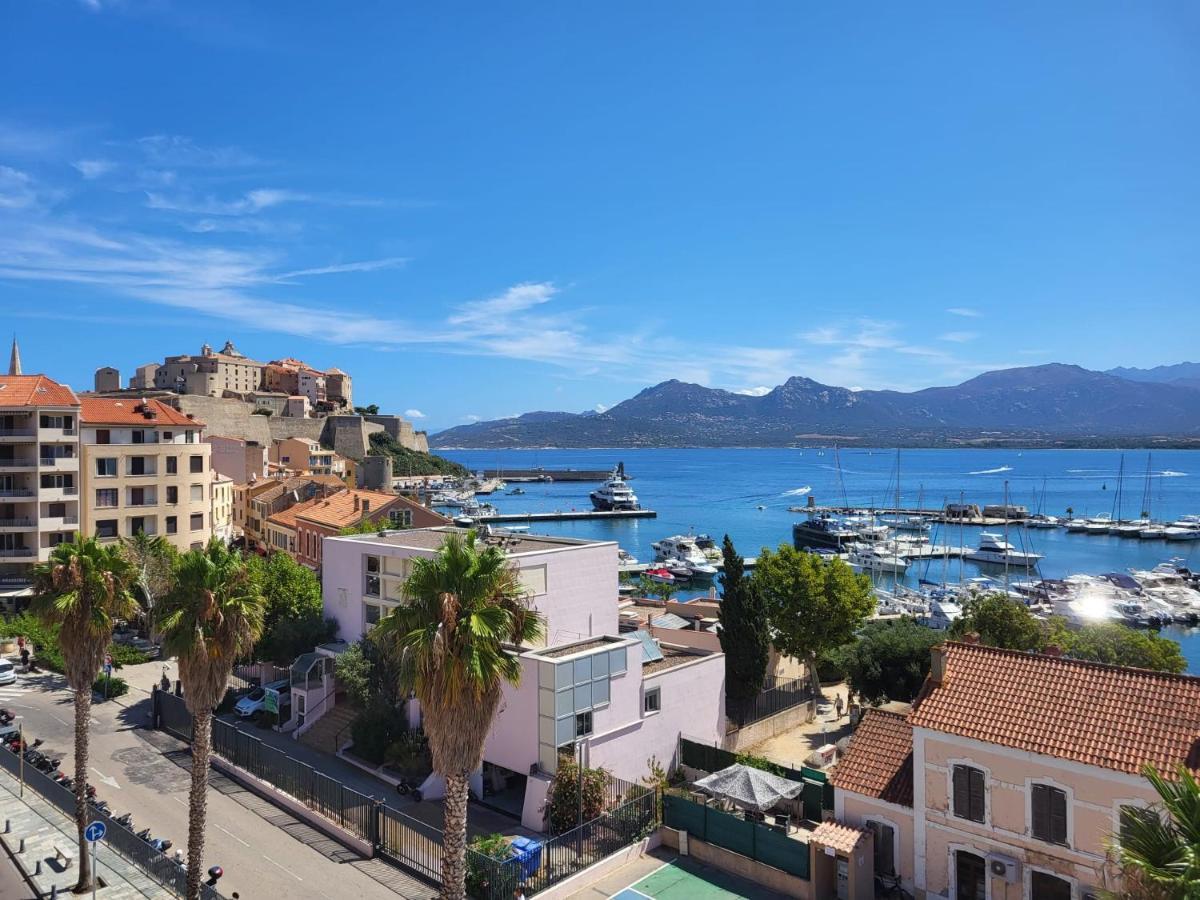 Sur La Baie, En Centre * Calvi (Corsica)