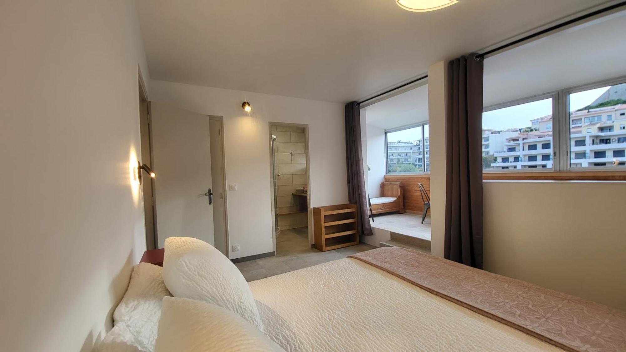 Apartment Sur La Baie, En Centre Calvi (Corsica)